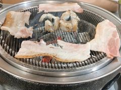 -围炉肉舍•炭烤活鳗•丹东海鲜烤肉(步行街店)