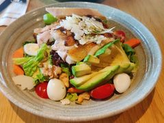 鸡肉牛油果沙拉-The Diner X餐厅(青岛万象城店)