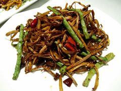 豆角茶树菇-闫府私房菜·百年鲁菜(恒隆店)