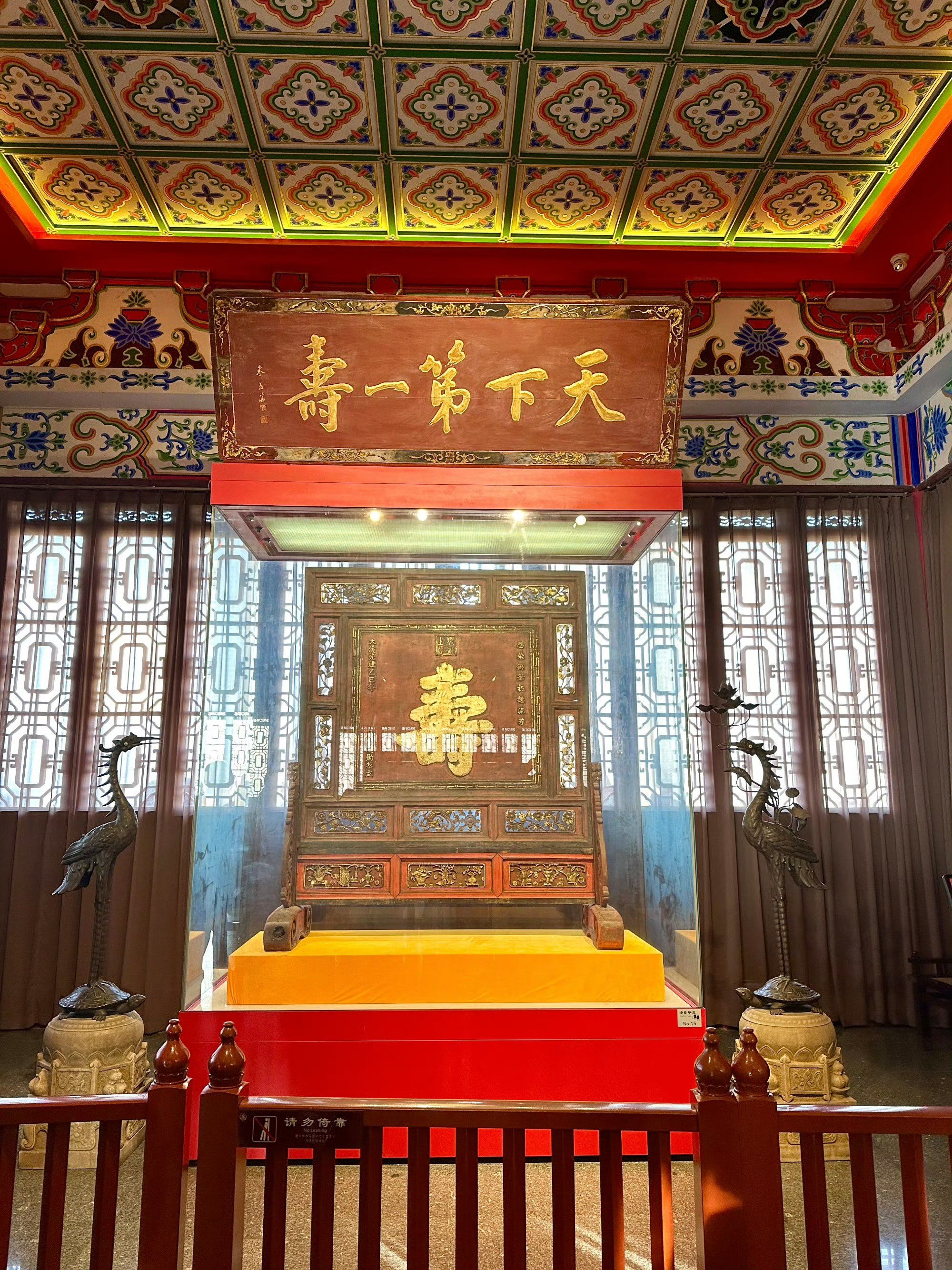 过年的意义就在于陪老的唠唠嗑,带小的出去看看