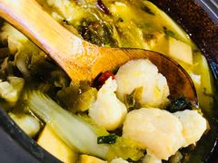 石锅酸菜鱼-周鱼小馆石锅酸菜鱼(活力汇店)