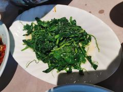 清炒豌豆苗-新沸腾鱼乡(世贸天阶店)
