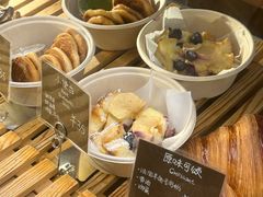 -天井·丑面包搭咖啡