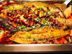 -鸣记脆皮烤鱼·海鲜烤鱼(三八广场店)