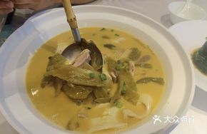 Shark Fin Sour Cabbage Pork Stomach Soup