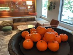 -桔子酒店(上海西藏北路地铁站店)