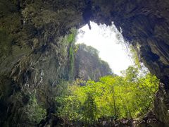 -巴马水晶宫