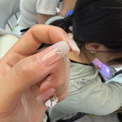 -瞧·享轻奢美甲美睫
