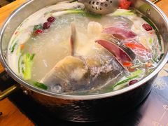 鱼火锅（高汤锅）-大理老字号·舟渔的鱼野生菌海景餐厅(双廊店)
