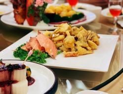-甘井子区冠豪主题婚礼酒店宴会厅(机场店)
