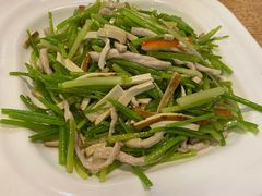 水芹炒肉丝-龙井壹号·茶缘山景宴(龙井村店)