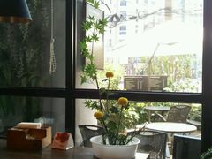靠窗位-雅城香慧咖啡馆(常德路店)