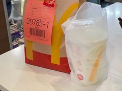 -麦当劳(上海虹桥站30B检票口楼上)