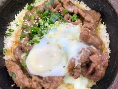 窝蛋牛肉煲仔饭-红星光发煲仔饭(大石街店)