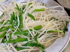 豆芽拌韭菜-御辇曾成宗牛肉馆(双沟店)