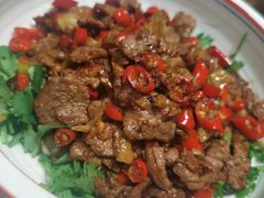 小炒黄牛肉盖码饭-红旗大食堂(君悦紫园店)