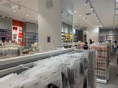 -名创优品(山东青岛华润万象城店)