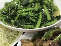 蒜蓉藤菜-卢六川汤肉(南方花园店)