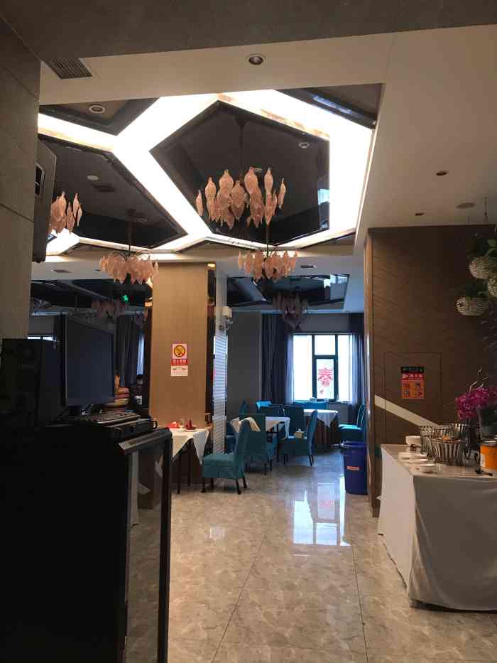 飞鹿餐饮(安远门店)-"过节跟家人一起去吃饭,这家店已经去了几次.