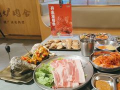 -围炉肉舍丹东海鲜烤肉·烤活鳗(步行街店)