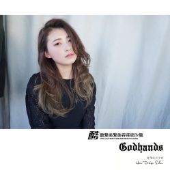 -God Hands发型设计复古会所