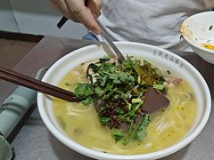 -文山荷鲜居(翠湖店)