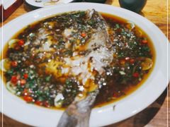 -老滇山寨•云南特色菜•地方菜•民族风情歌舞表演(金碧店)