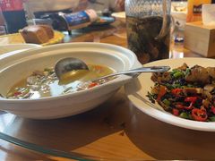 -头上红煨盐鸡·非遗院子餐厅