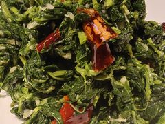 -阿瓦山寨·湘菜现炒·剁椒鱼头王(咸阳总店)