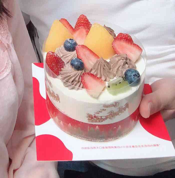 今度烘焙(迎新街店)-"生日蛋糕网上团,很实惠!今度环境卫生都棒.