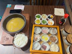 -良米山·云南野生菌过桥米线(上海首店)