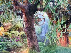 -Chom Cafe and Restaurant