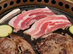 -蚂蚁洞·烤肉大营地(上海静安大悦城店)