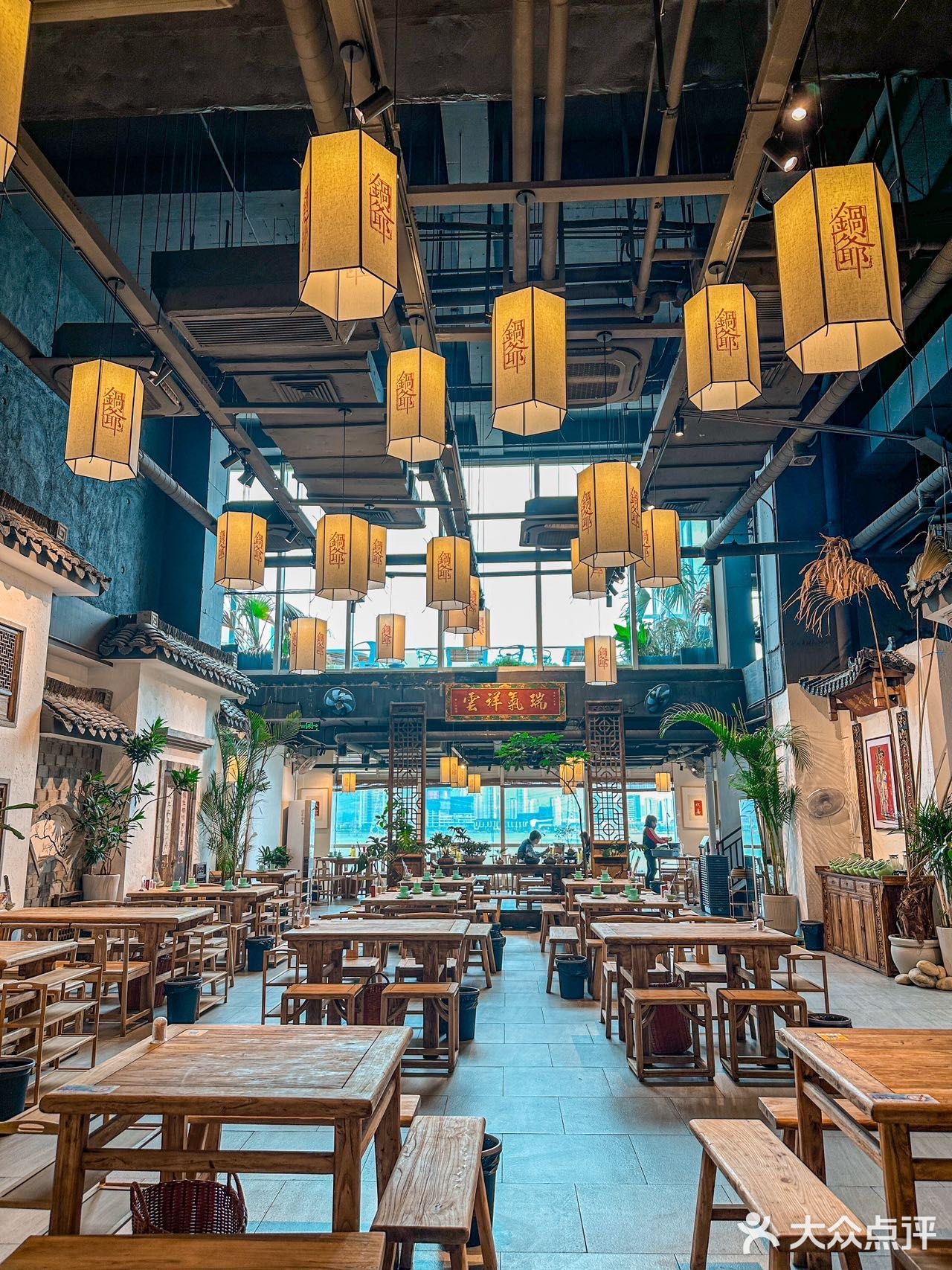 这次在歌林开了新店 就来试一试，感受一下新店的环境氛围