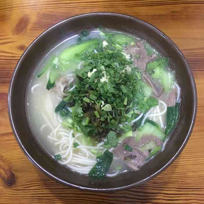 奉化阿兵牛肉干面-"兴庄路公交车站旁的78奉化牛肉面 带着娃.