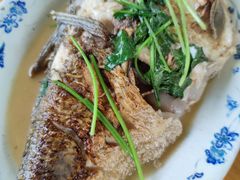 -牙山果园·烧烤野炊·钓鱼团建·烤全羊