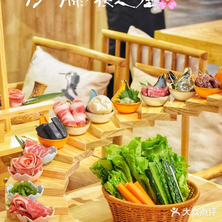 牛肋条等都是炭烤的形式，所以冬天坐下来不会冷可以自己烤