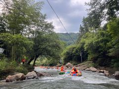 -浮盖山峡谷漂流