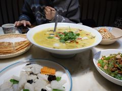 老坛酸菜鱼-大城小院饭店(博隆广场虹桥店)