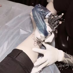 -越域刺青