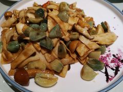 腊八蒜炒三珍-八珍饺子·烤鸭·家常菜