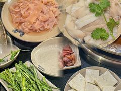 -洞亭火锅(防空洞总店)