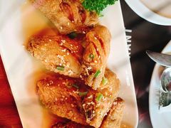 -Chom Cafe and Restaurant