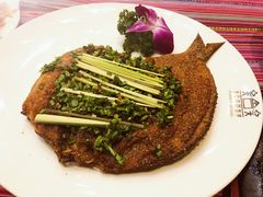 -香巴拉云南餐厅(华莱坞店)