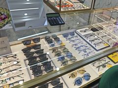 -世纪大明眼镜·蔡司战略授权店(汉街店)