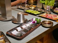 -围炉肉舍•炭烤活鳗•丹东海鲜烤肉(步行街店)