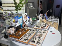 -视野联行眼镜蔡司·依视路官方授权店(顺城店)