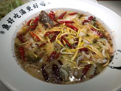 老坛酸菜鲈鱼-江渔儿酸菜鱼(曜一城店)