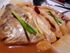 鲳鱼烧年糕-新荣记(南京西路店)