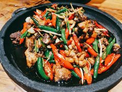 -老滇山寨•云南特色菜•地方菜•民族风情歌舞表演(金碧店)